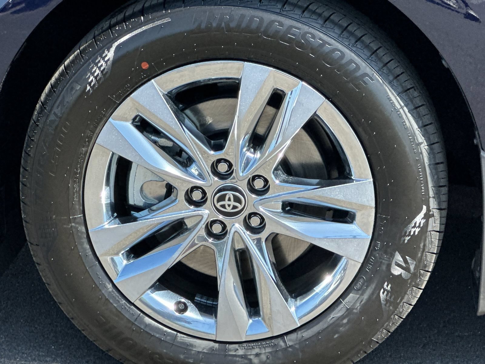 Used 2026 Toyota Sienna Limited FWD image 31