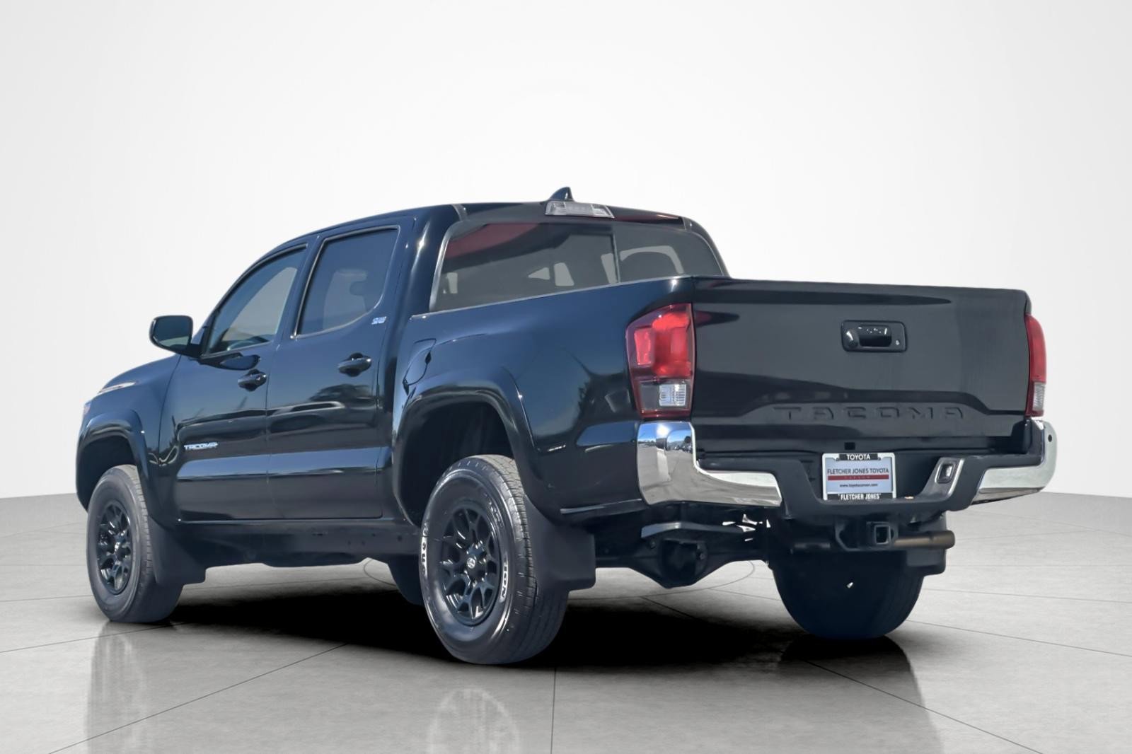 Used 2022 Toyota Tacoma SR5 image 3