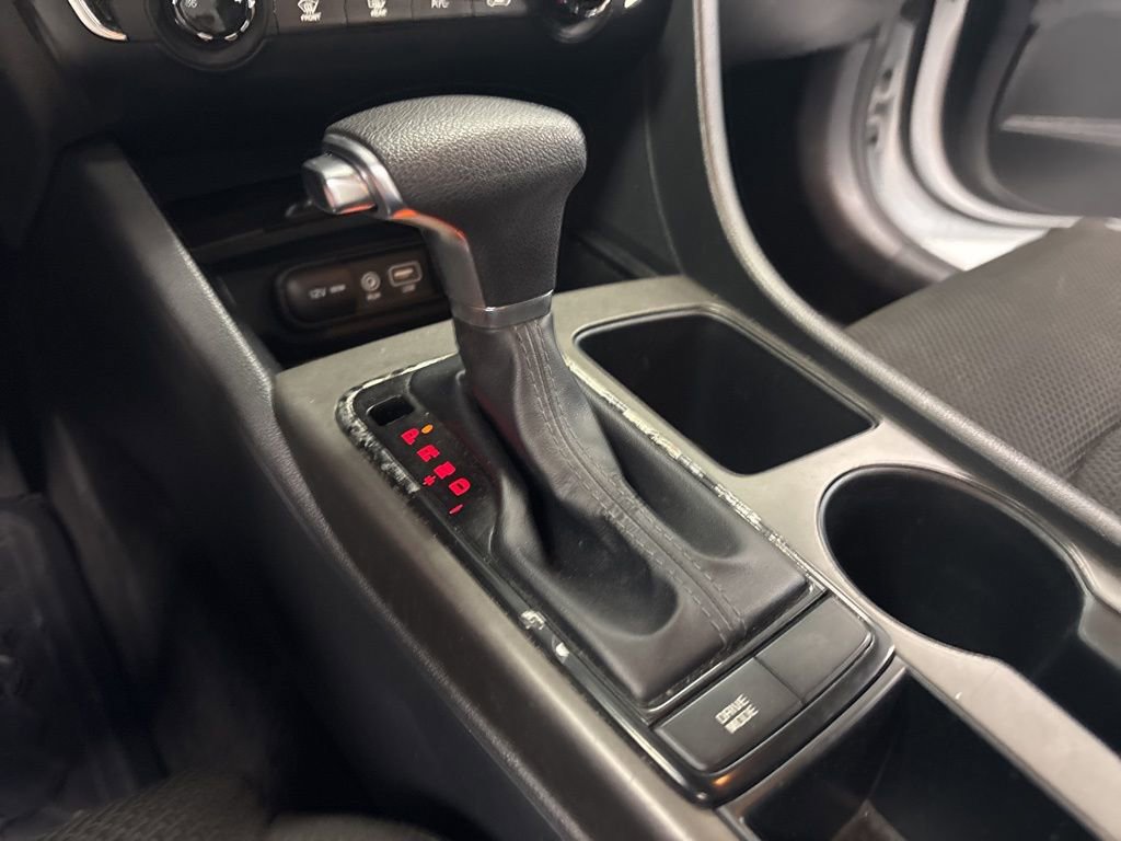 Used 2020 Kia Optima LX image 18