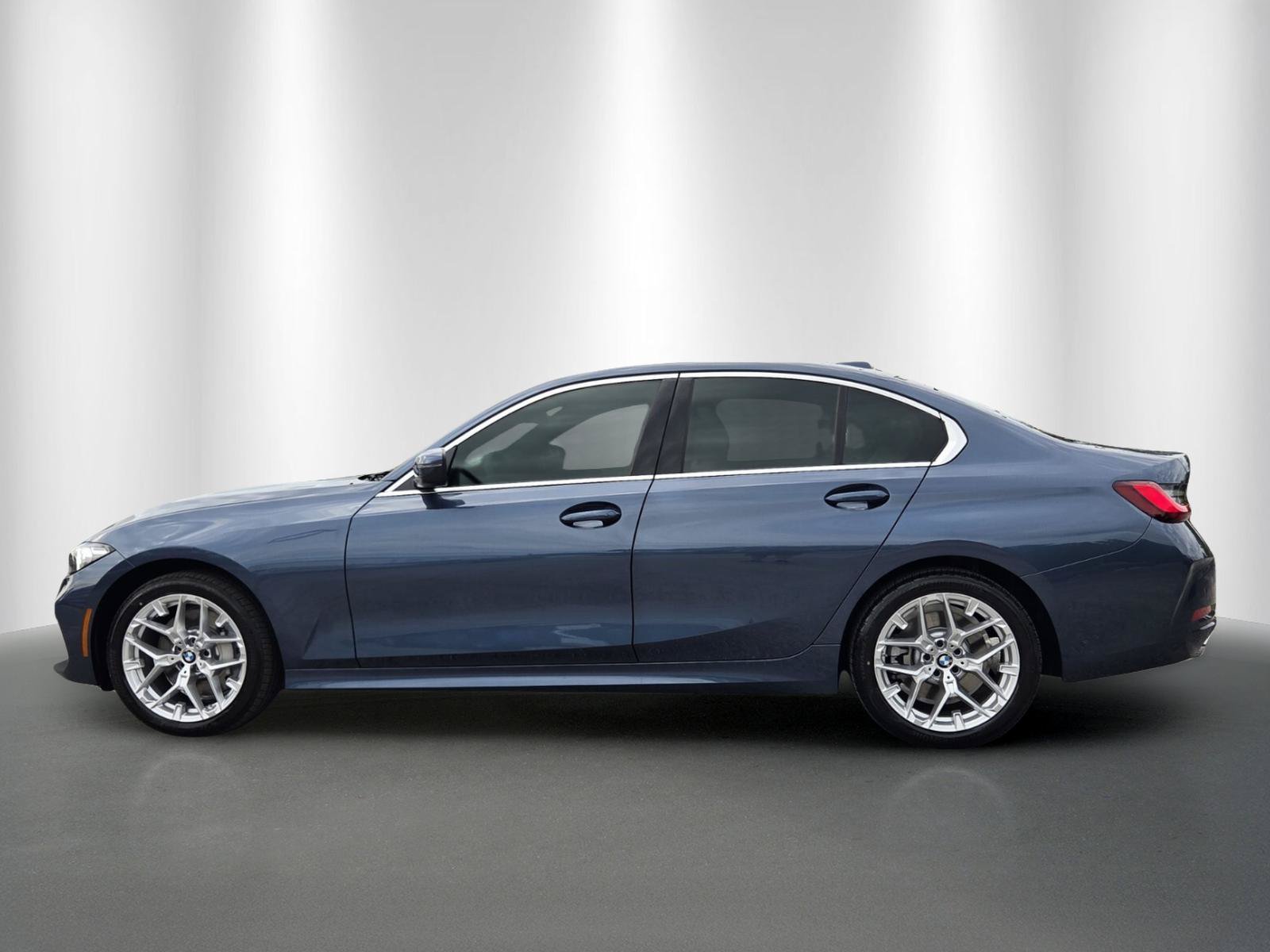 New 2026 BMW 330i Sedan w/ Premium Package RWD image 4