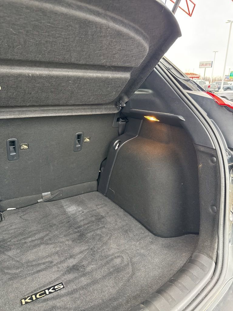 Used 2019 Nissan Kicks SV image 22