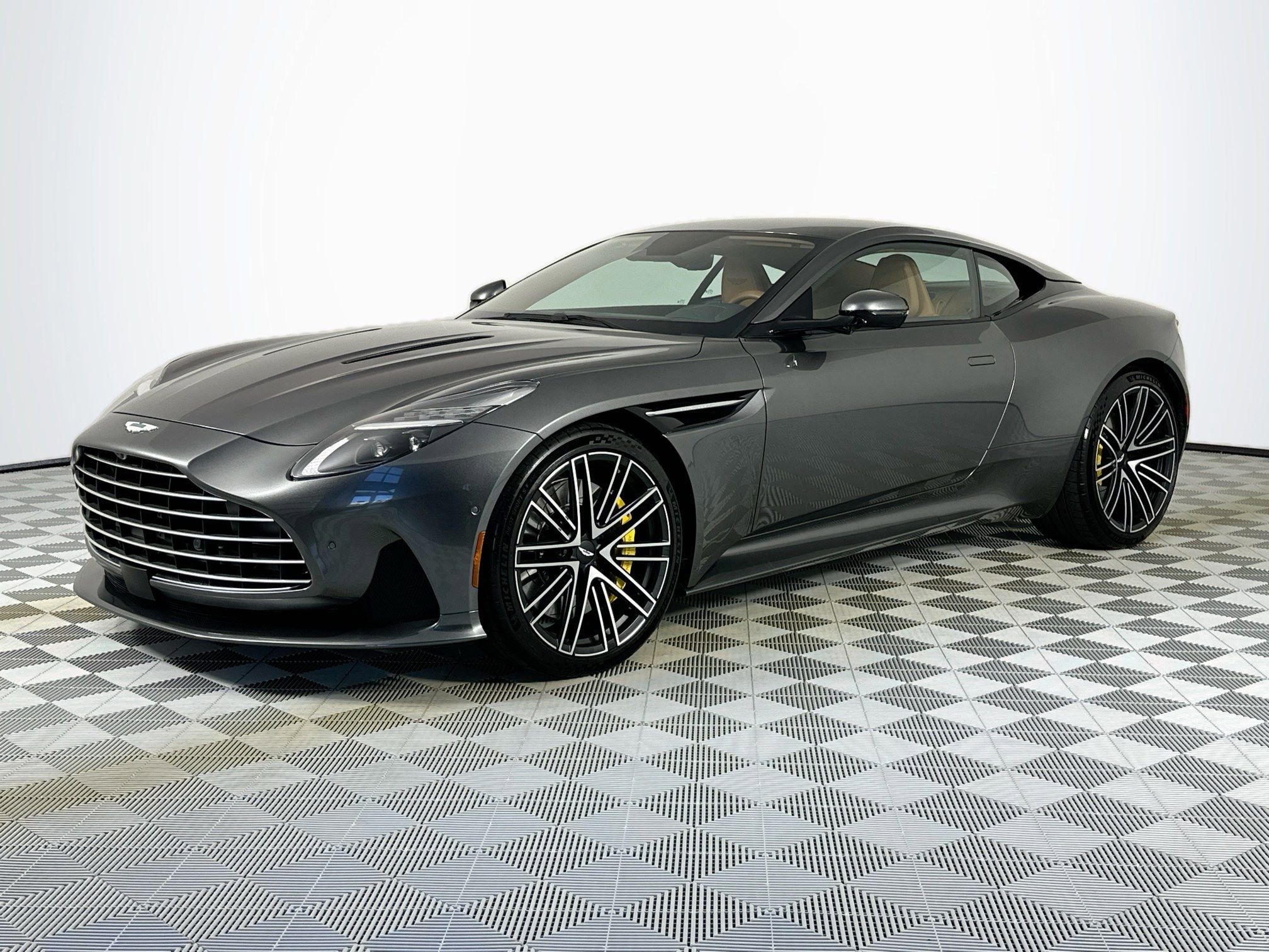 Used 2024 Aston Martin DB12 Coupe image 13