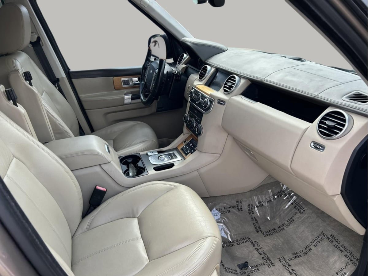 Used 2015 Land Rover LR4 HSE LUX image 18
