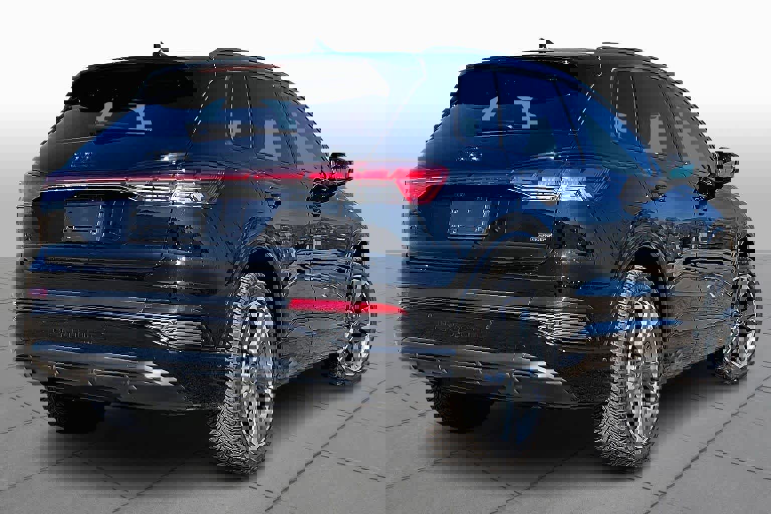 Used 2023 Audi Q4 e-tron Premium Plus image 13