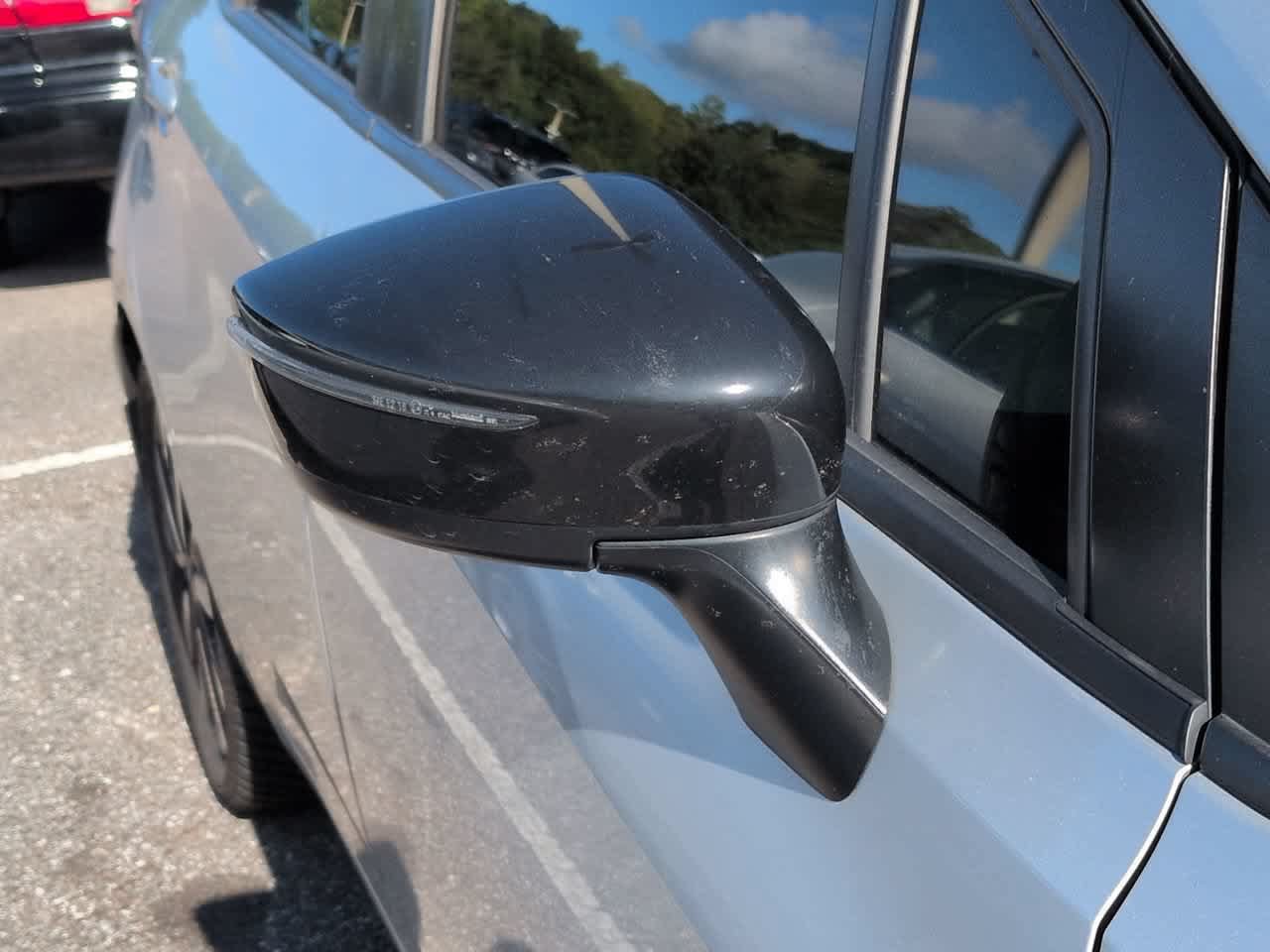 Used 2020 Nissan Versa SR FWD image 10
