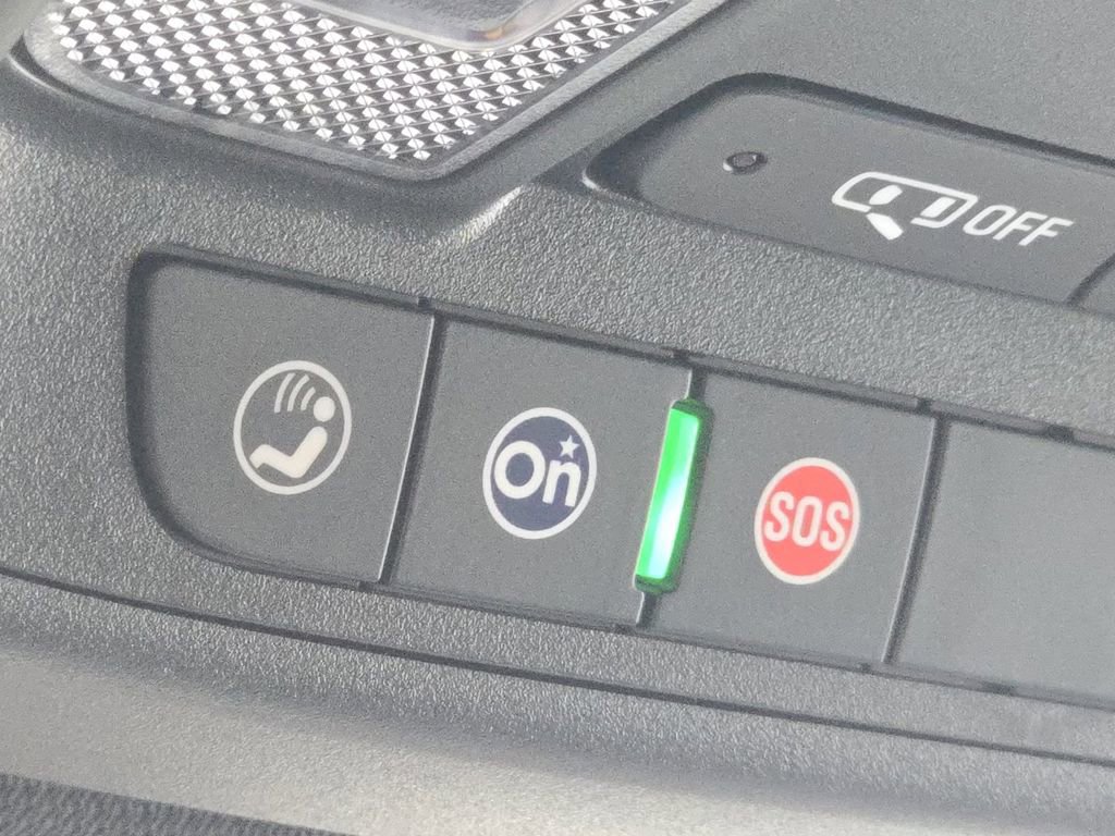 Used 2023 Buick Enclave Essence w/ LPO, Touring Package image 7