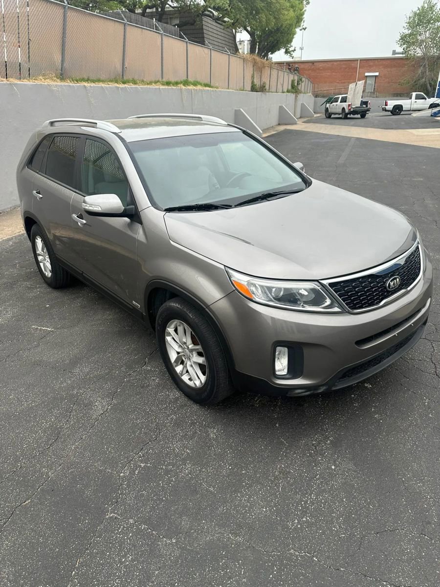 Used 2015 Kia Sorento LX AWD/4WD image 4