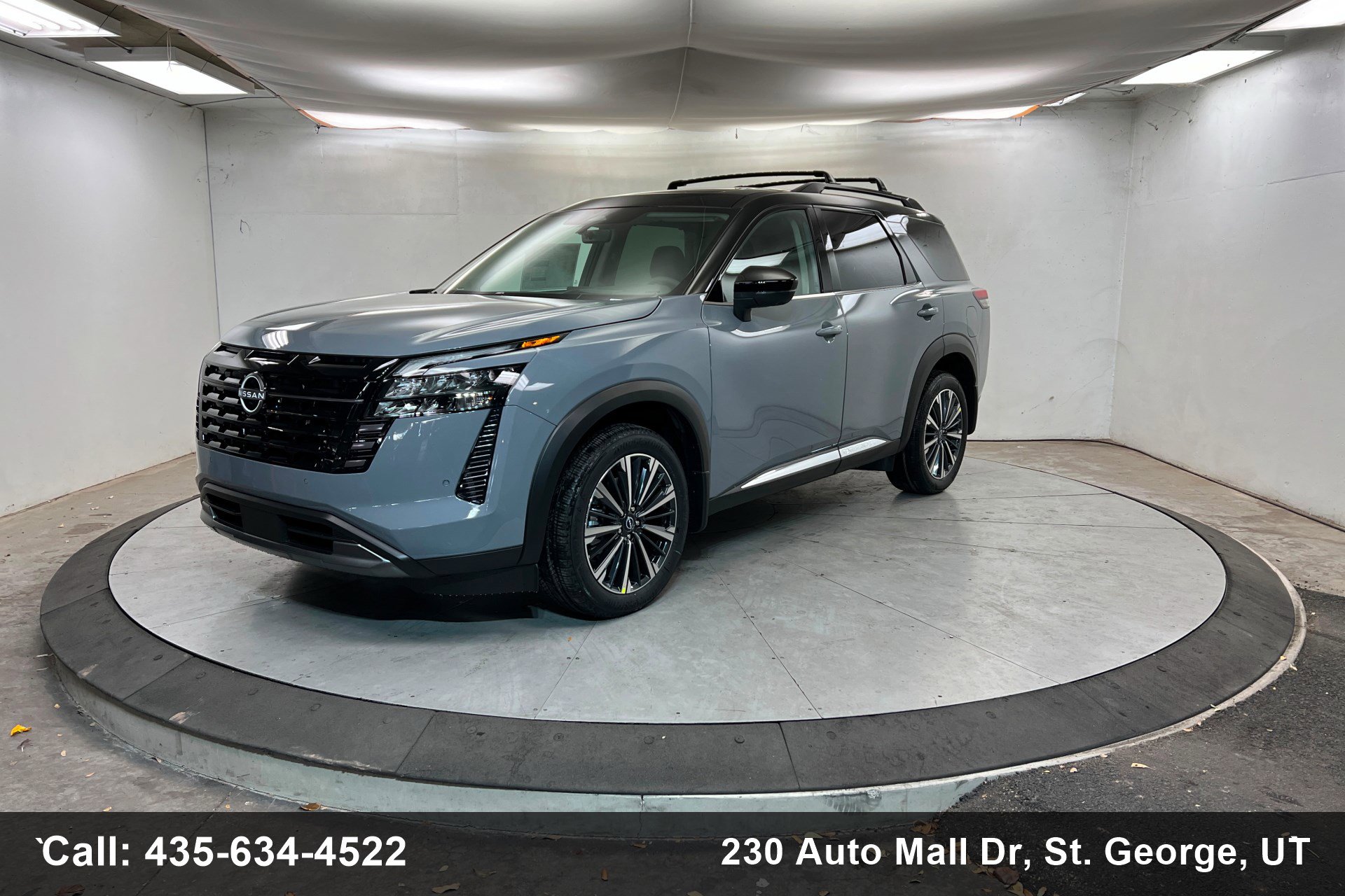 New 2026 Nissan Pathfinder Platinum image 1