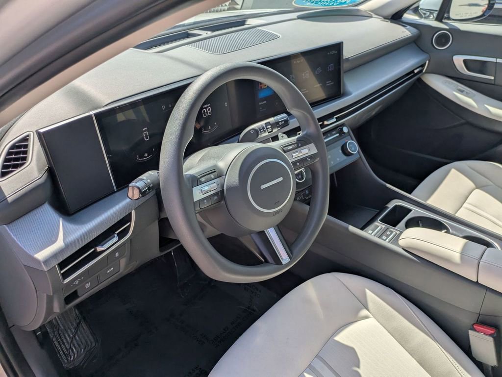 Certified 2025 Hyundai Sonata SEL image 13
