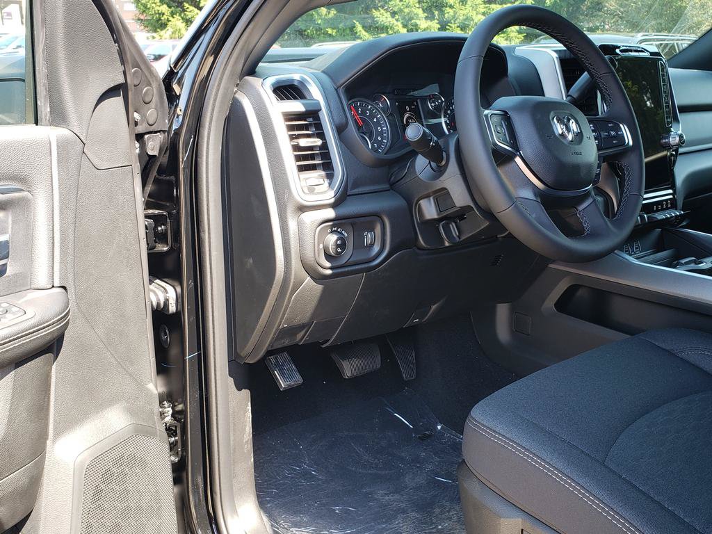 New 2026 RAM 2500 Big Horn AWD/4WD image 11