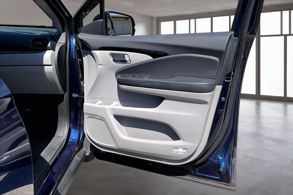 Used 2017 Honda Pilot Touring image 27