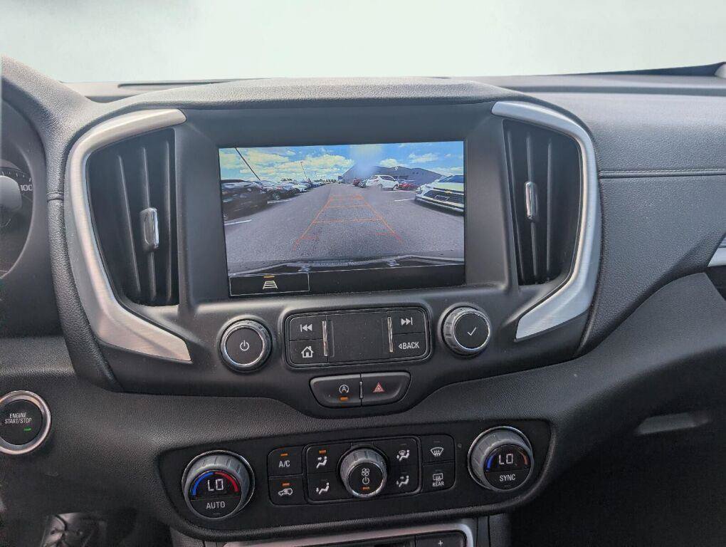 Used 2024 GMC Terrain SLT AWD/4WD image 28