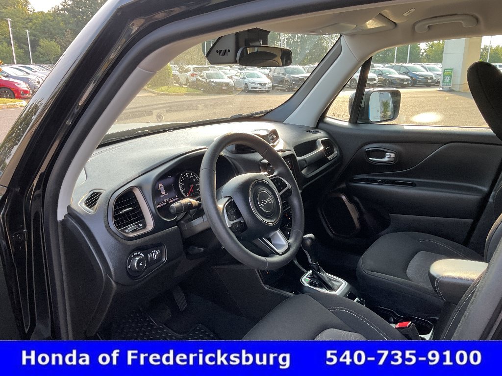 Used 2023 Jeep Renegade Latitude AWD/4WD image 27