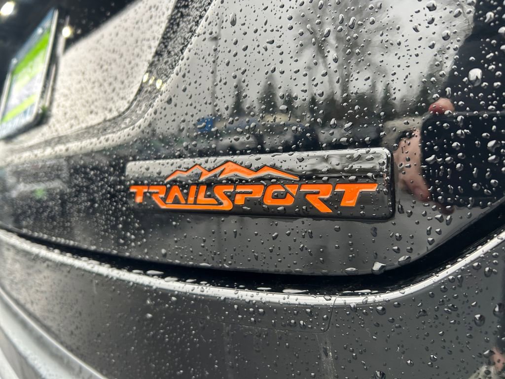 Used 2025 Honda Pilot TrailSport image 38