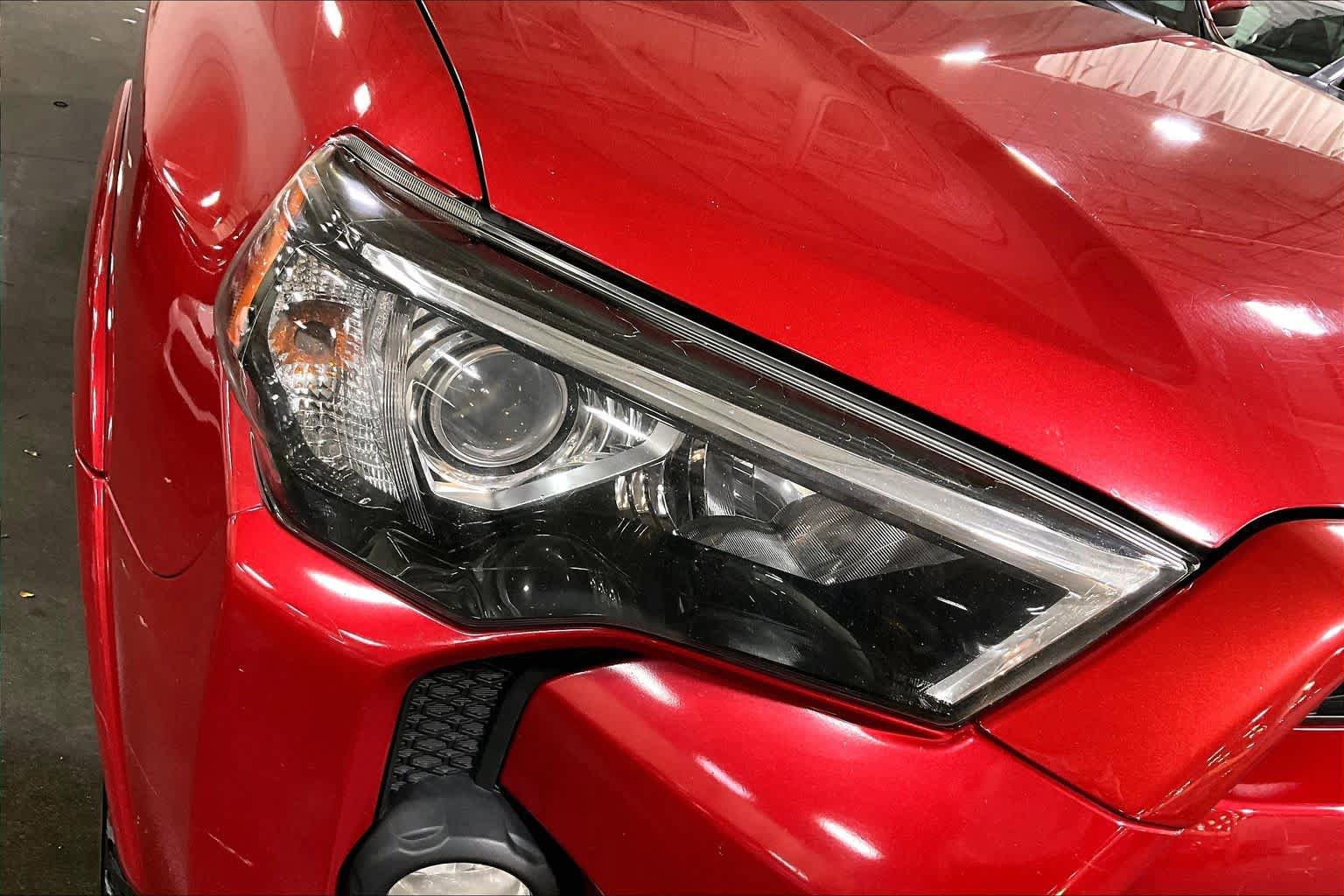 Used 2017 Toyota 4Runner SR5 AWD/4WD image 28