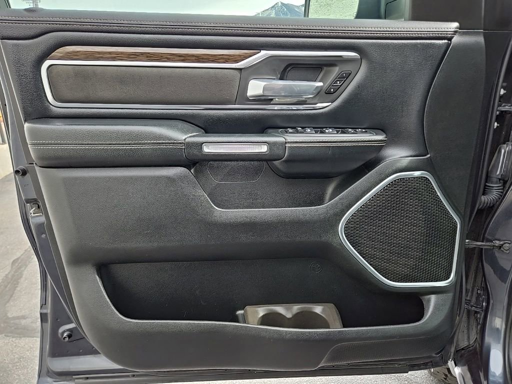Used 2019 RAM 1500 Laramie AWD/4WD image 14
