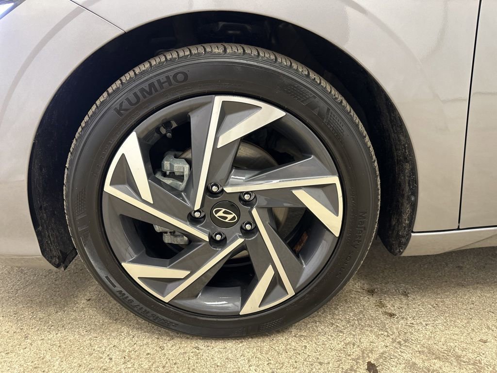 Used 2025 Hyundai Elantra SEL image 28