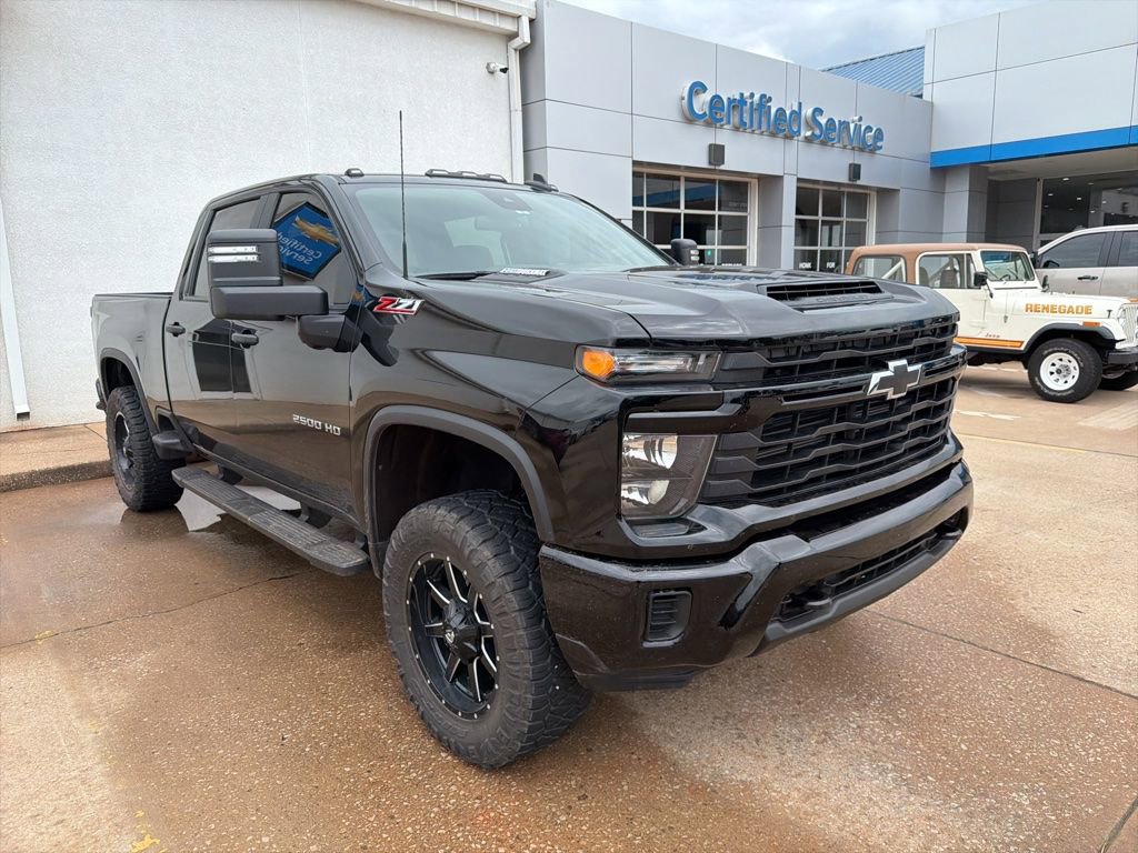 Used 2024 Chevrolet Silverado 2500 Custom w/ Custom Value Package AWD/4WD image 3