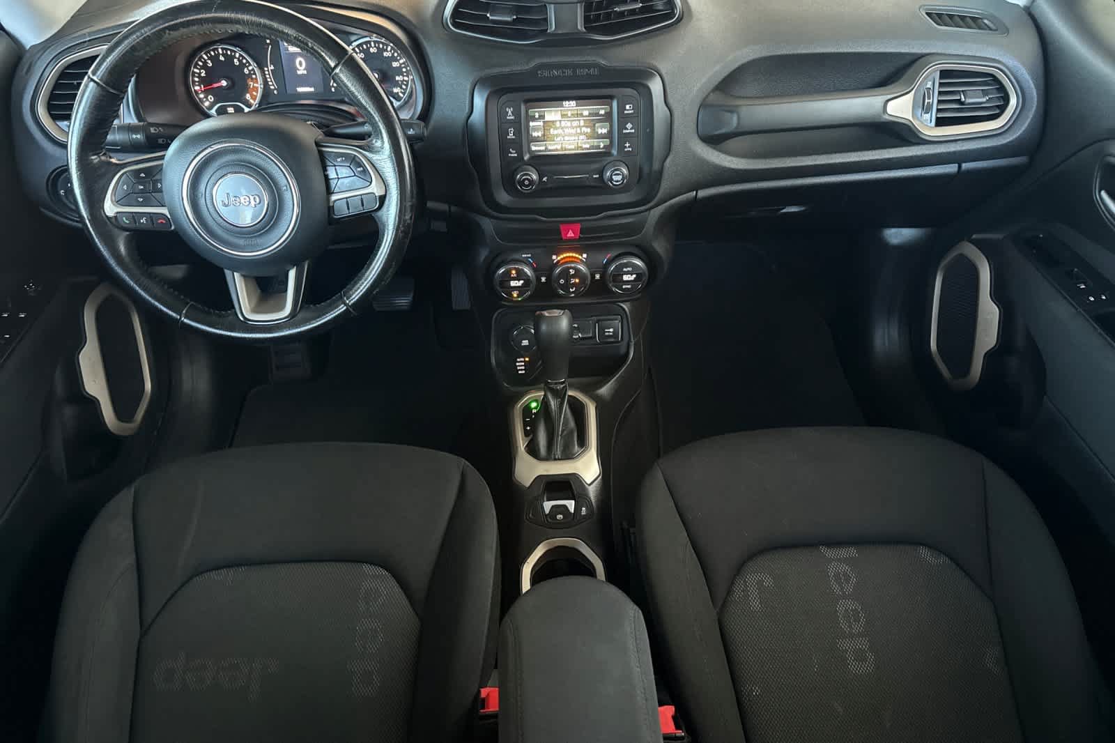 Used 2017 Jeep Renegade Latitude w/ Popular Equipment Group AWD/4WD video 3