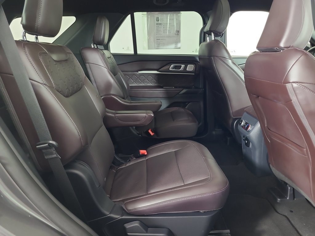 Used 2025 Ford Explorer Platinum w/ LUX Leather Package AWD/4WD image 24