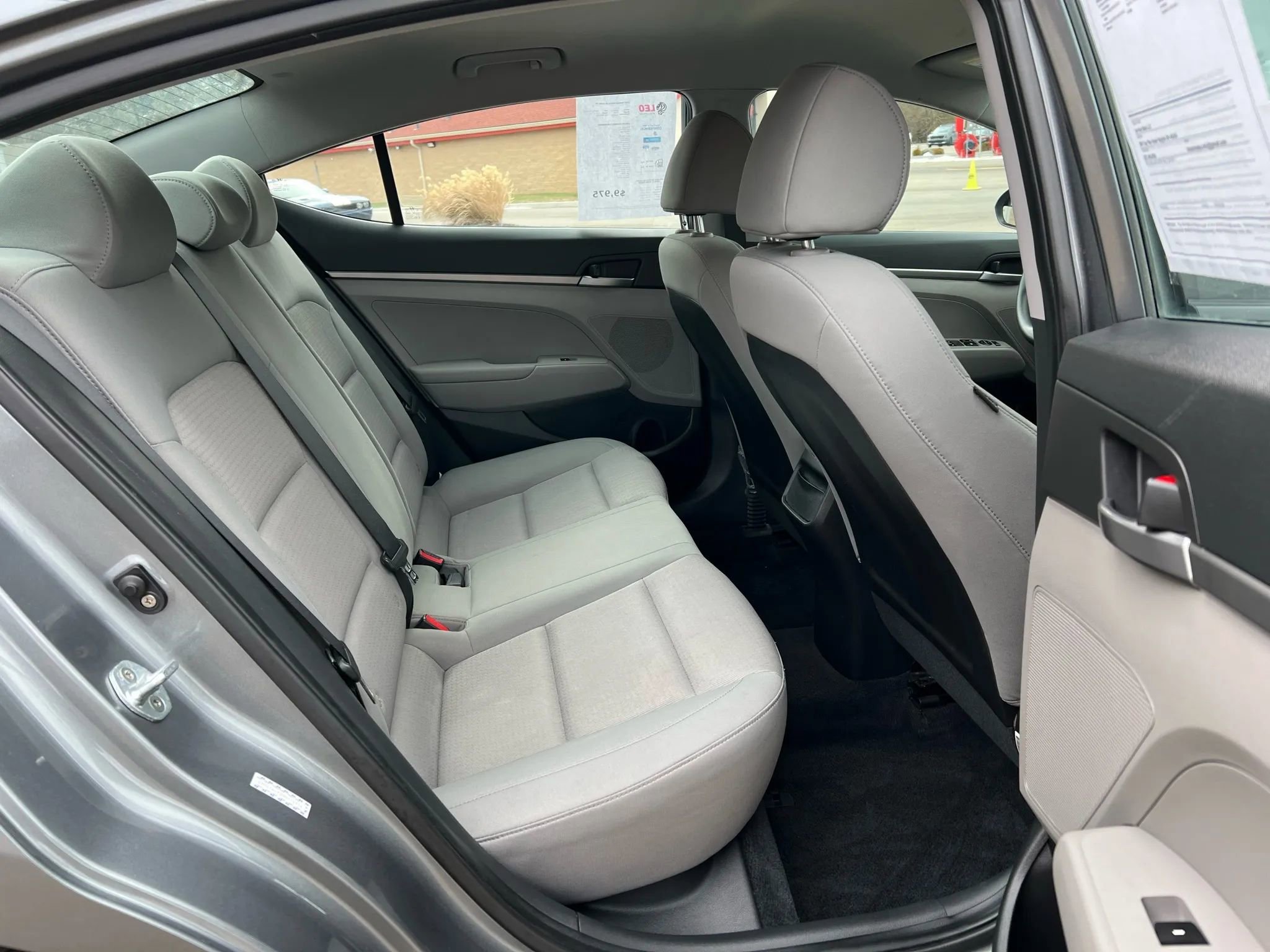 Used 2017 Hyundai Elantra SE image 25