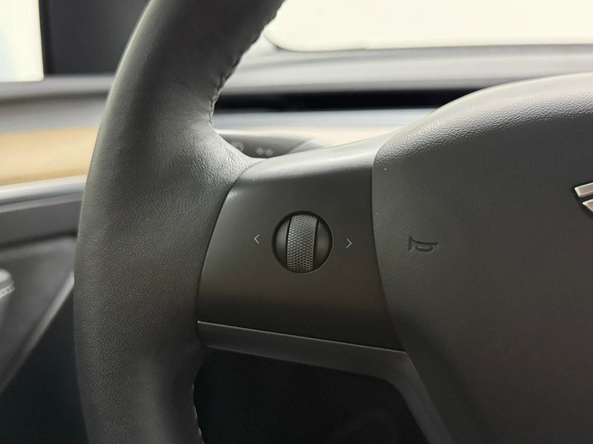 Used 2023 Tesla Model Y Long Range image 19