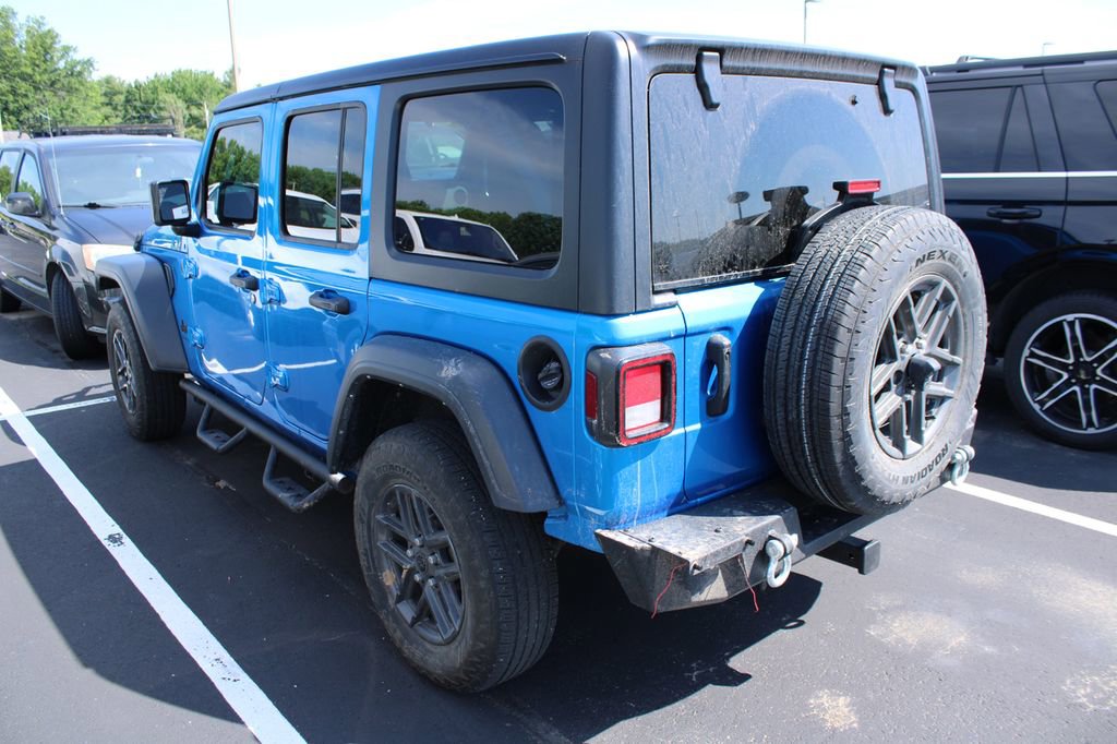 Used 2024 Jeep Wrangler Unlimited Sport AWD/4WD image 7