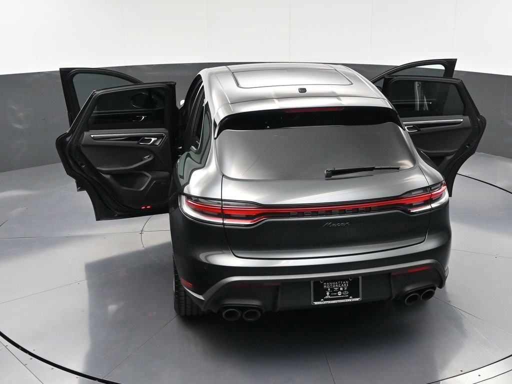 Certified 2025 Porsche Macan image 35