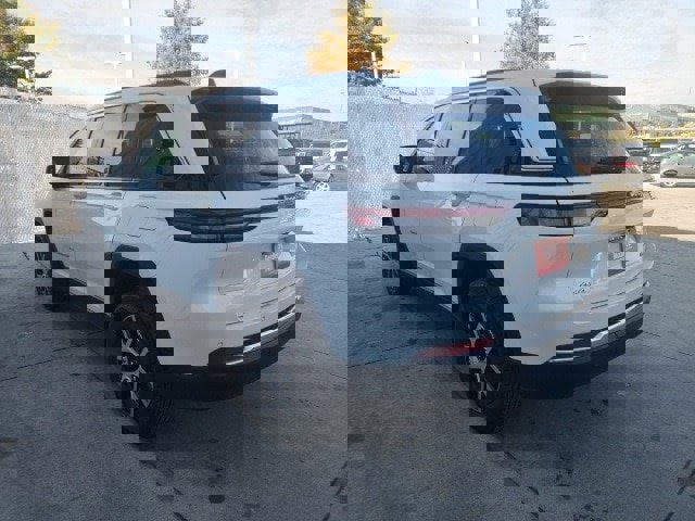 New 2025 Jeep Grand Cherokee Limited image 25