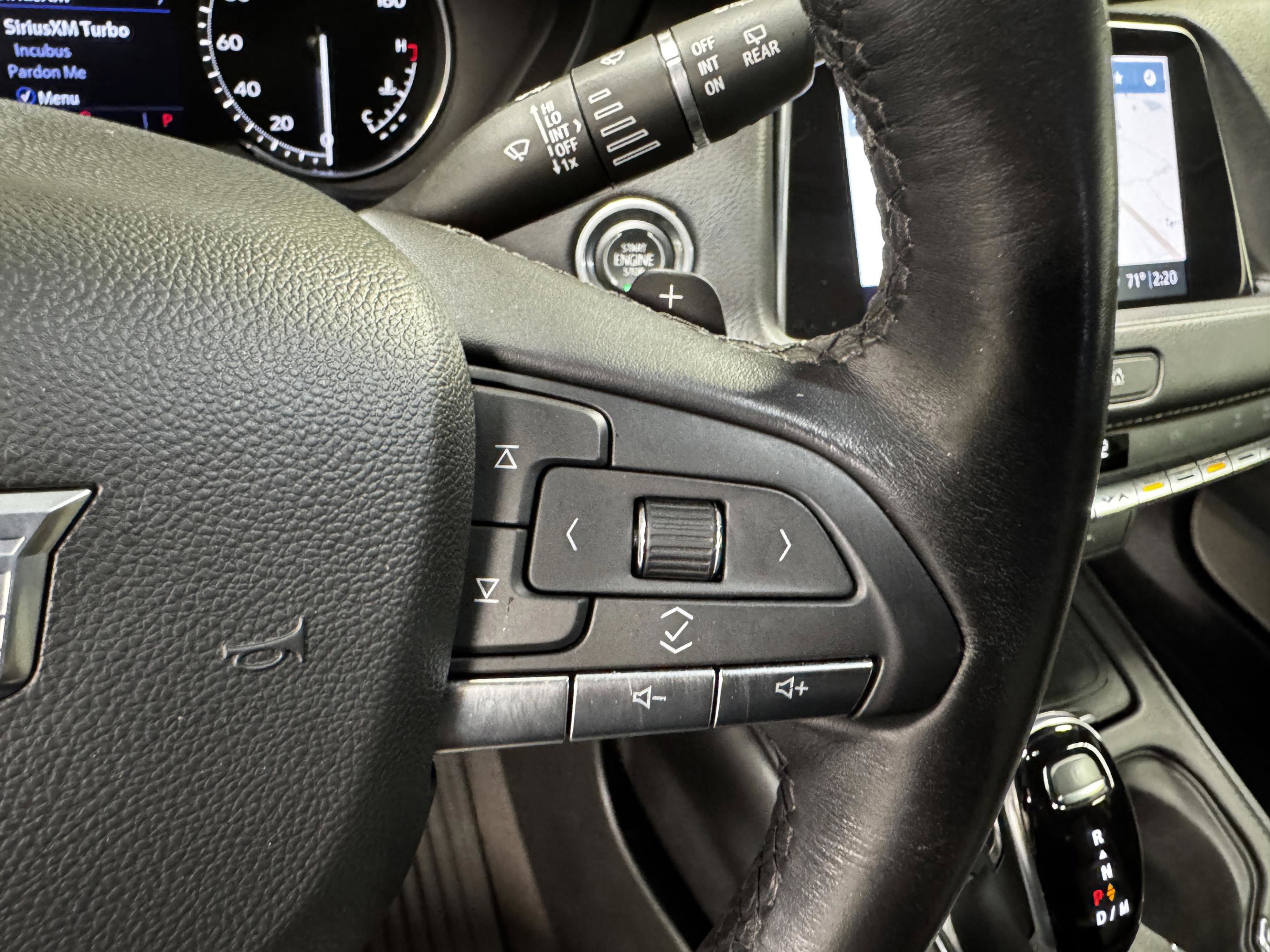 Used 2022 Cadillac XT4 Luxury w/ Driver Awareness Package FWD image 26