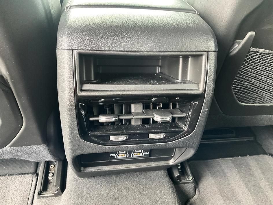 Used 2023 Jeep Grand Cherokee Laredo AWD/4WD image 29