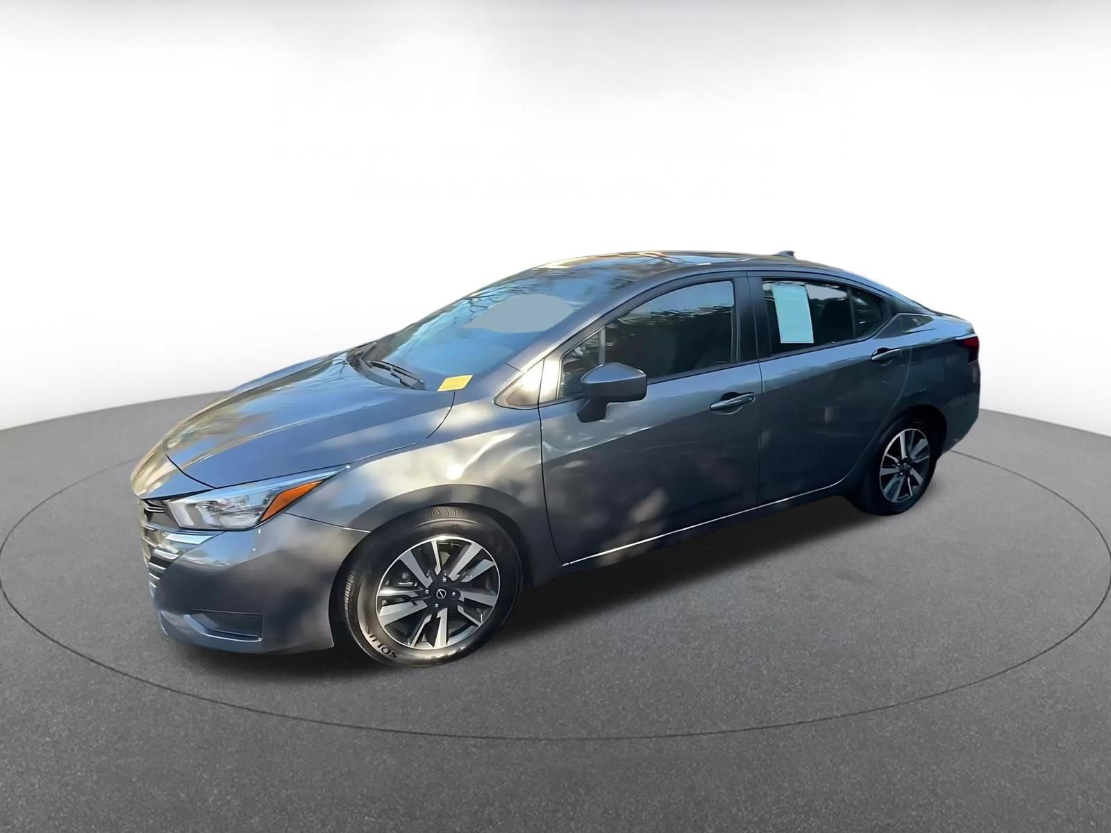 Used 2025 Nissan Versa SV image 8