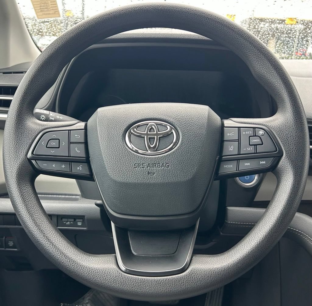 Certified 2024 Toyota Sienna LE AWD/4WD image 23