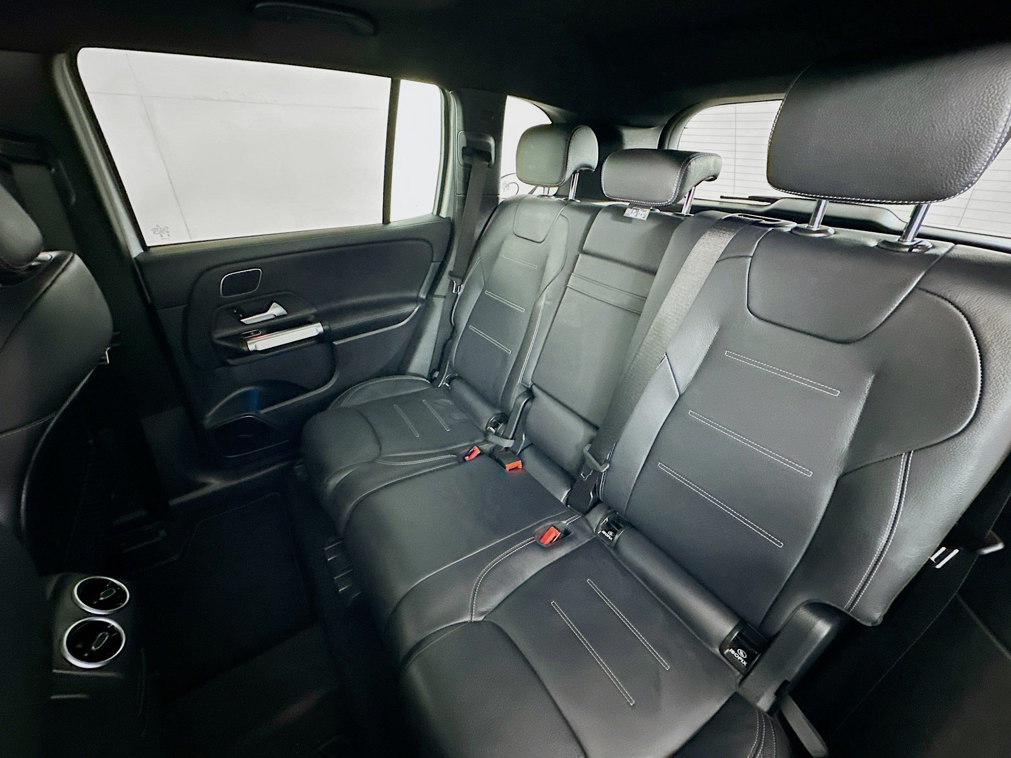 Used 2023 Mercedes-Benz GLB 35 AMG 4MATIC image 24