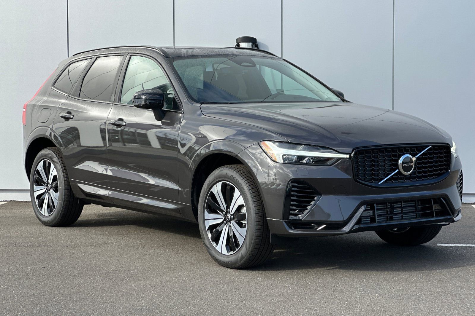 New 2025 Volvo XC60 T8 Core w/ Protection Package Premier AWD/4WD image 7