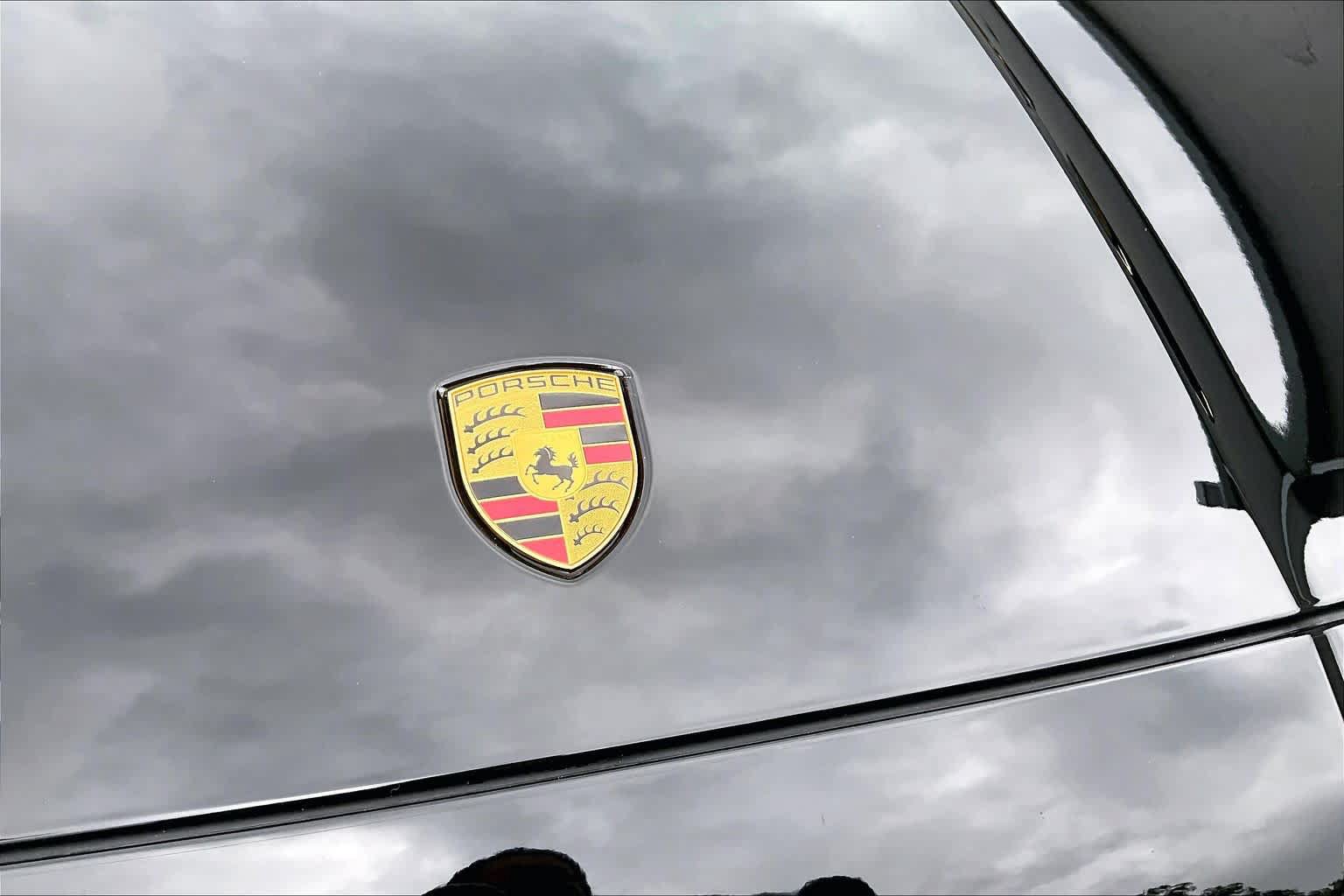 Used 2024 Porsche Cayenne AWD/4WD image 10