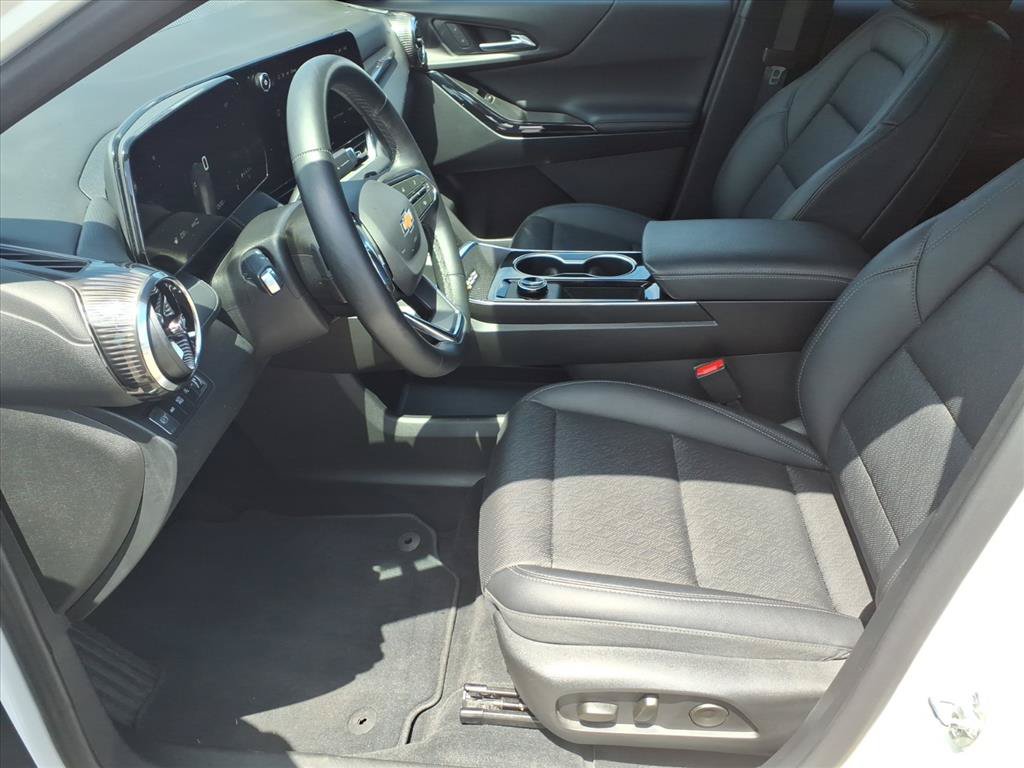Used 2026 Chevrolet Equinox LT w/ Convenience Package II AWD/4WD image 12