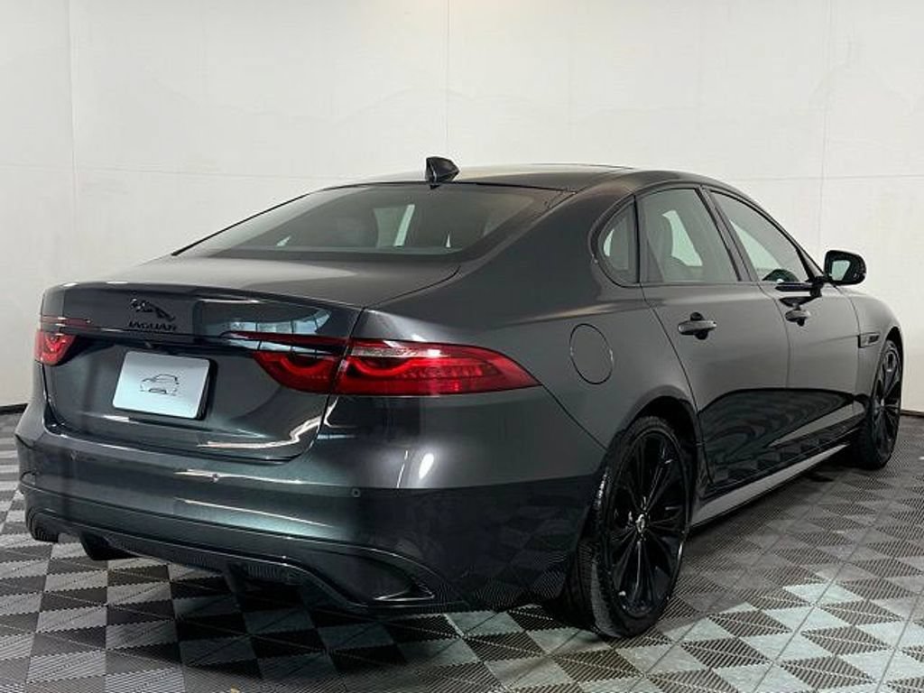 Certified 2024 Jaguar XF R-Dynamic SE AWD/4WD image 8