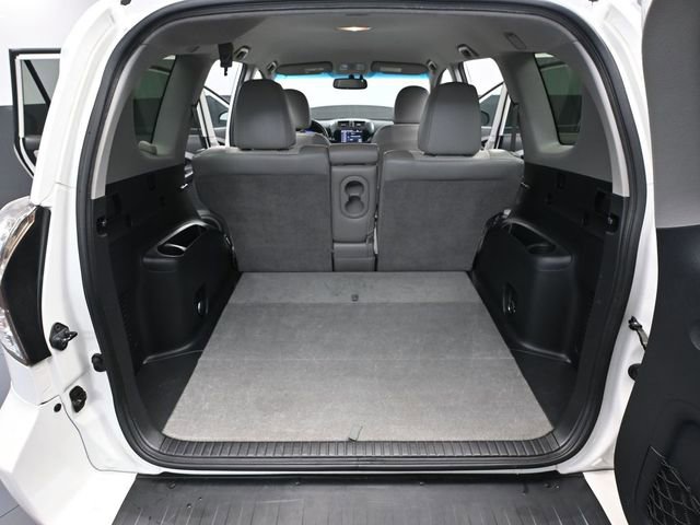 Used 2012 Toyota RAV4 EV FWD image 34