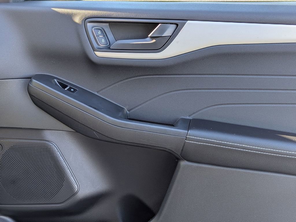 Used 2022 Ford Escape SE w/ Convenience Package image 28