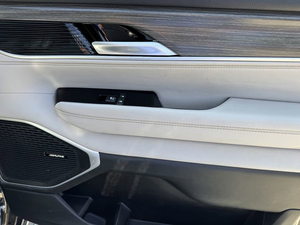 Used 2024 Jeep Wagoneer Series III image 9