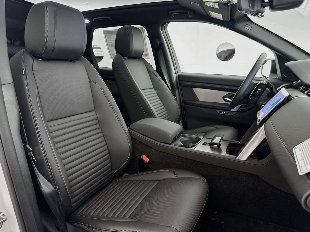 New 2026 Land Rover Discovery Sport Landmark AWD/4WD image 29