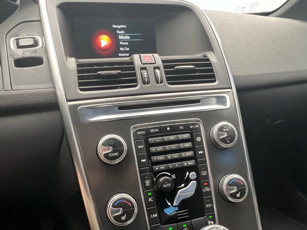 Used 2015 Volvo XC60 T5 Premier image 13