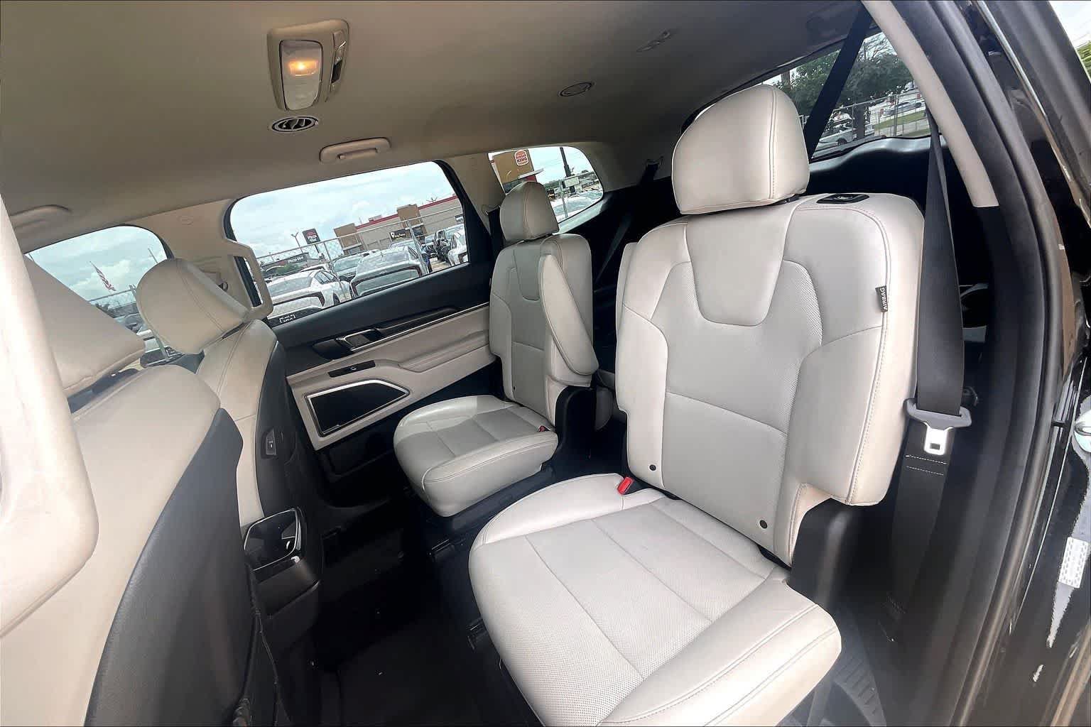 Used 2023 Kia Telluride S FWD image 27