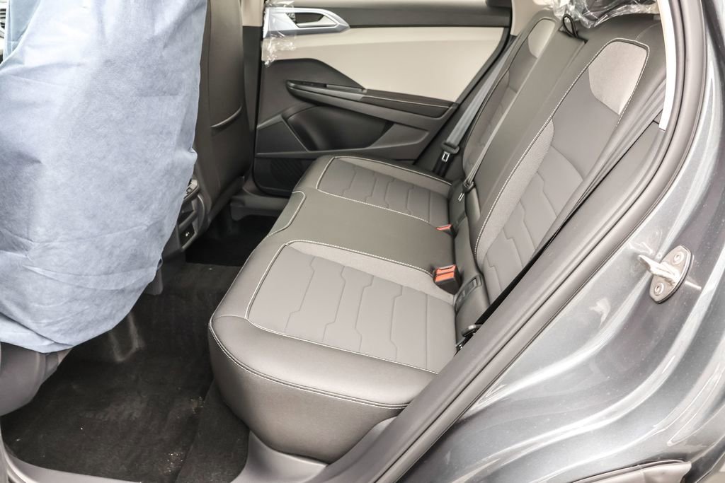 New 2025 Volkswagen Taos SE image 33