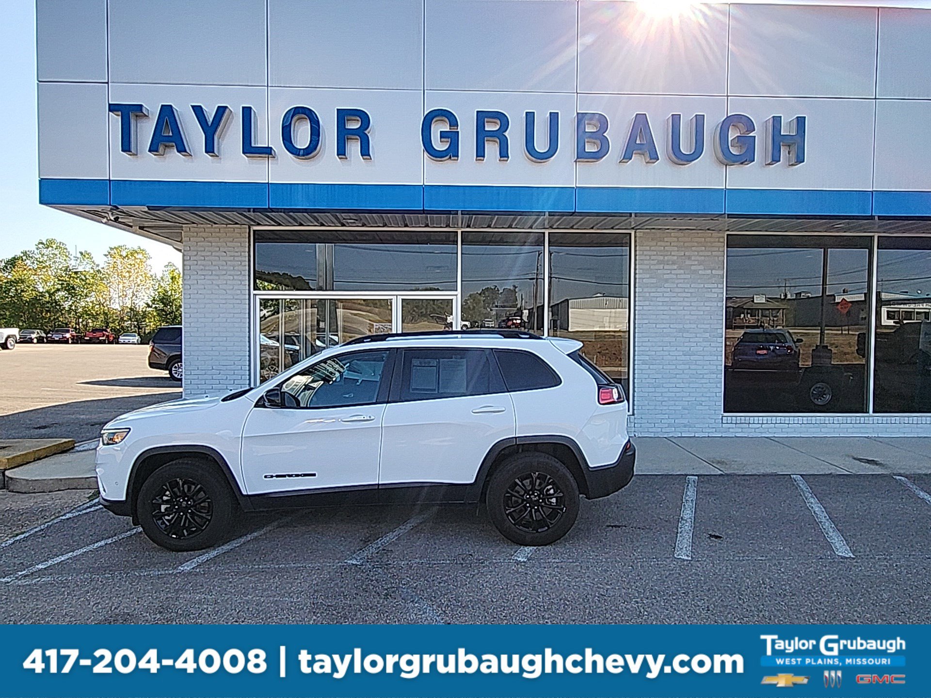 Used 2023 Jeep Cherokee Altitude Lux