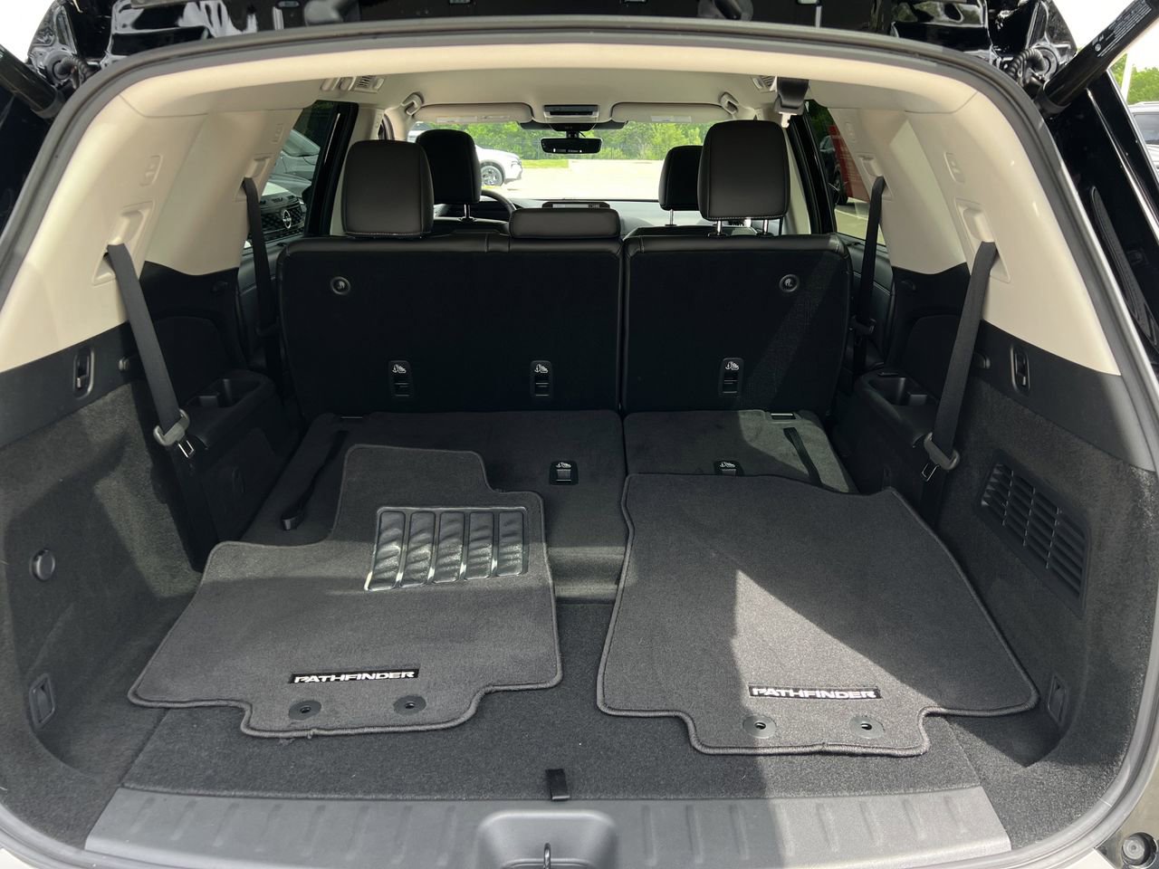 Certified 2025 Nissan Pathfinder SL AWD/4WD image 25