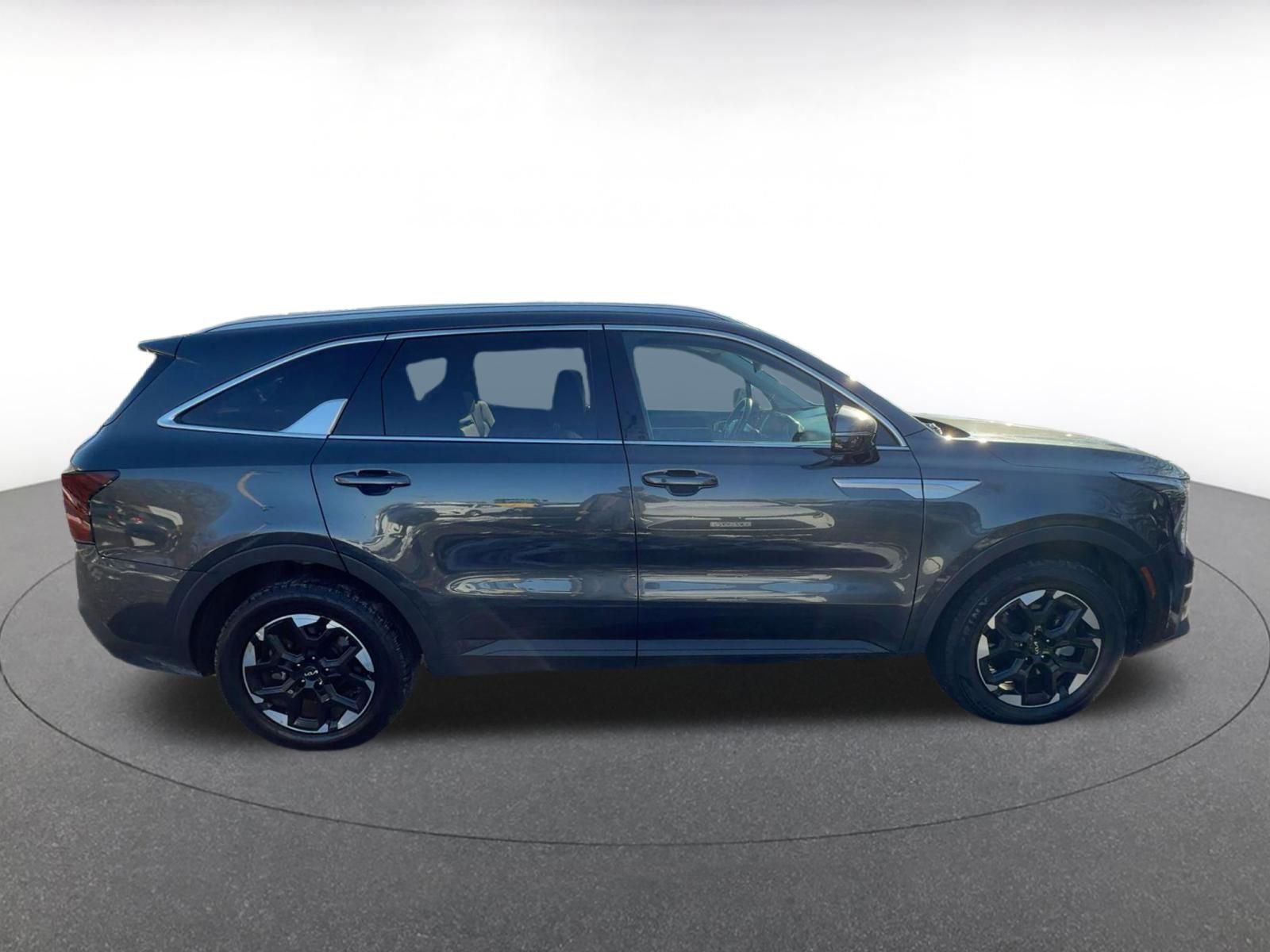 Used 2024 Kia Sorento S image 10