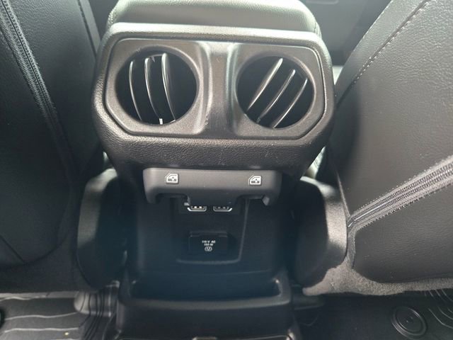 Used 2021 Jeep Wrangler Unlimited Sahara AWD/4WD image 10