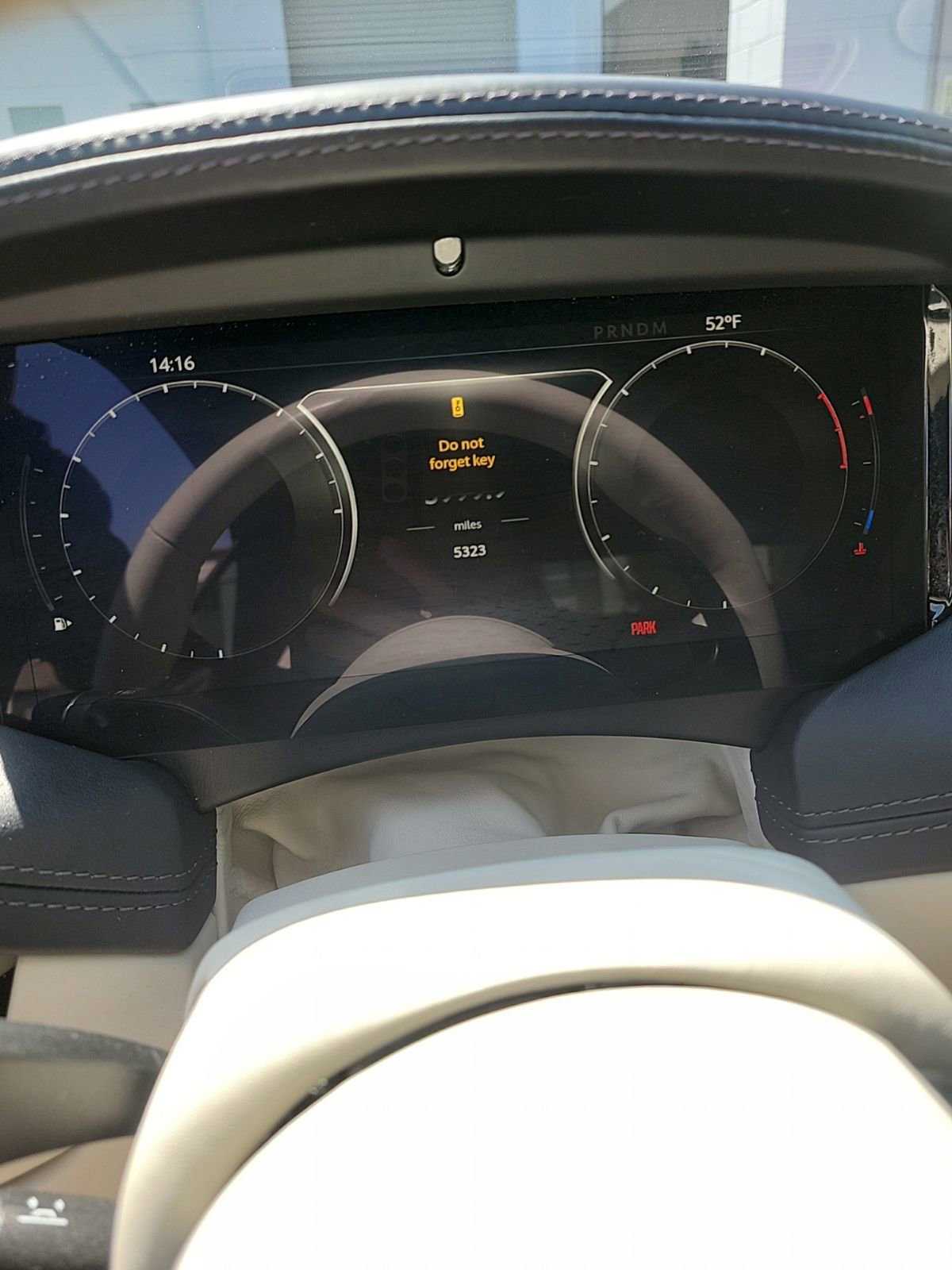 Used 2024 Aston Martin DB12 Convertible RWD image 1